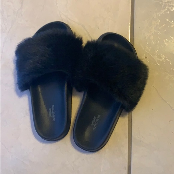 Urban Outfitters Shoes - Urban Outfitters fur slipper